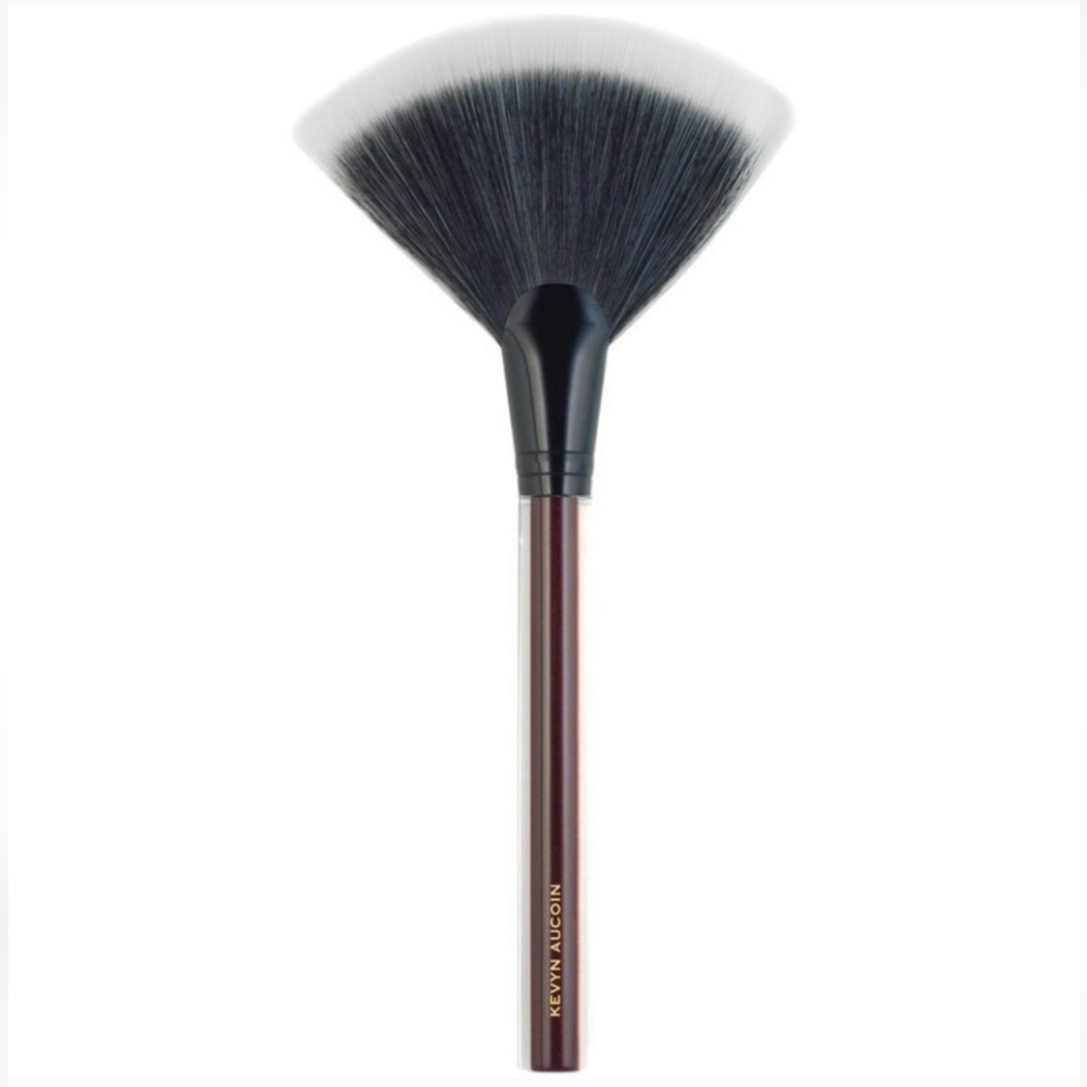 NEW Kevyn Aucoin Large Fan Brush